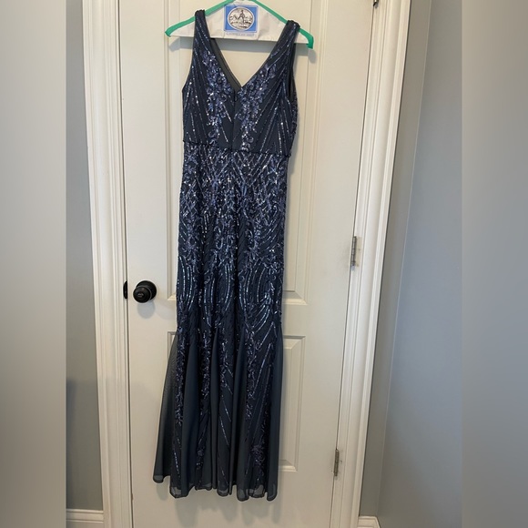 David’s Bridal Galina Signature Sequin Formal Dress size 6 - Picture 7 of 9